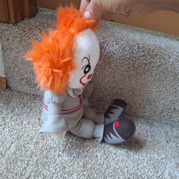 IT Pennywise Talking Plush. 13" - Picture 3 of 5